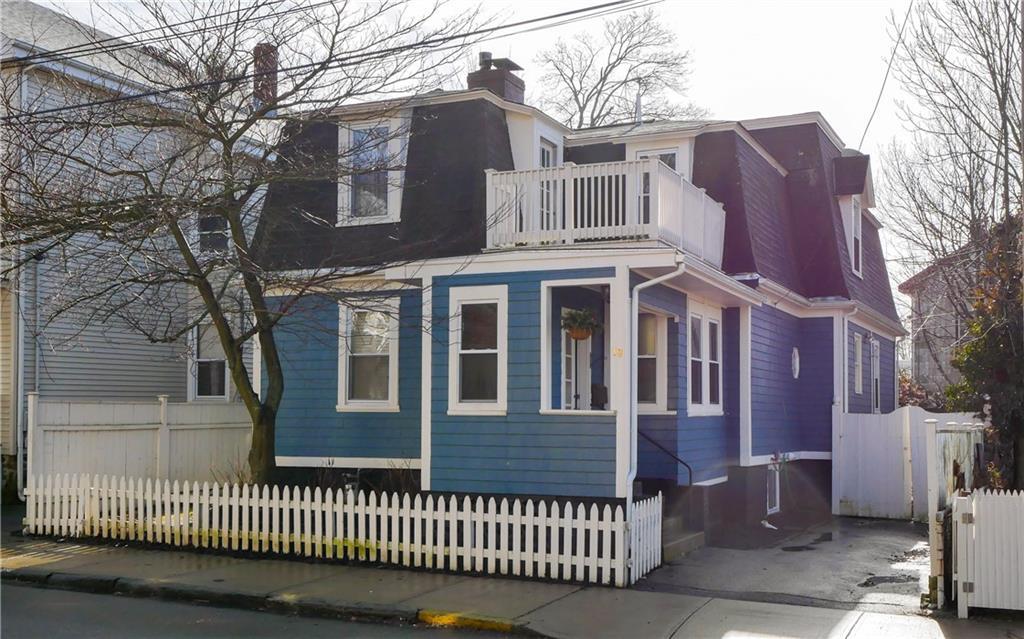 Primary Photo - 18 Newport Ave