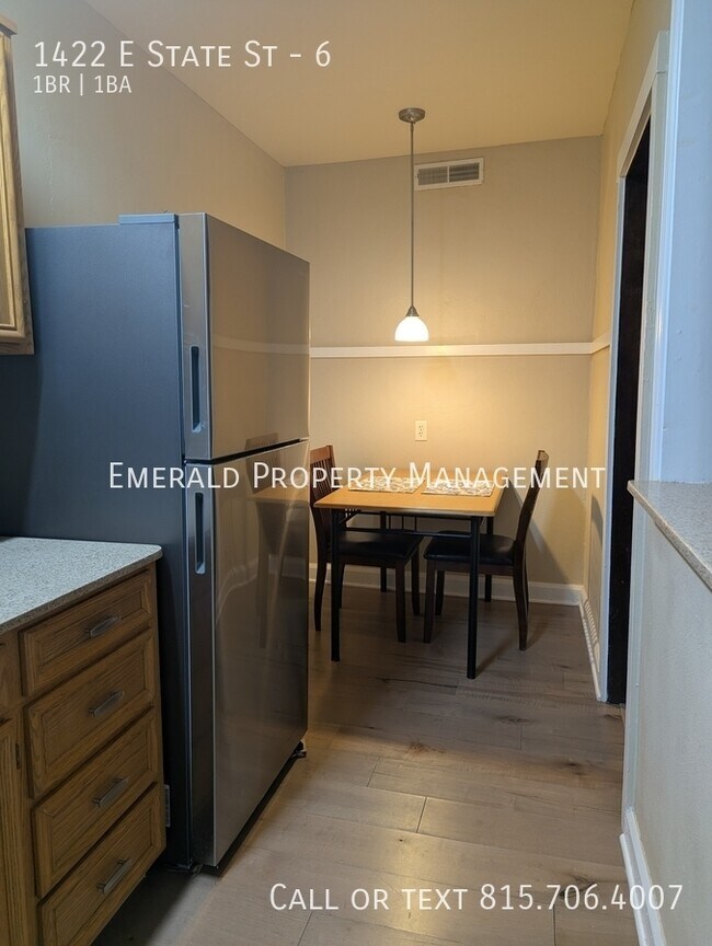 Foto del edificio - 1422 E State St