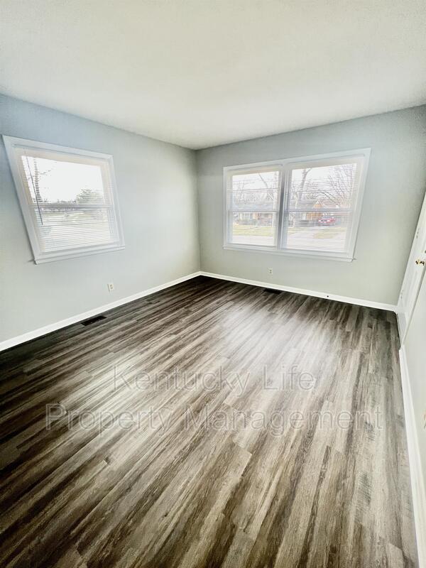Building Photo - 2094 Garden Springs Dr