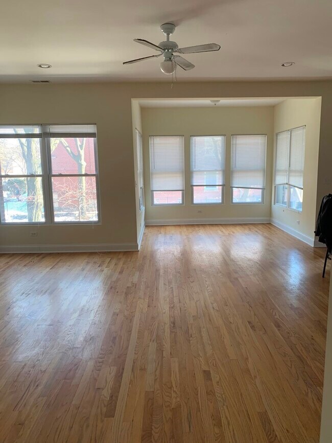 Foto del edificio - 6830 N Ashland Blvd