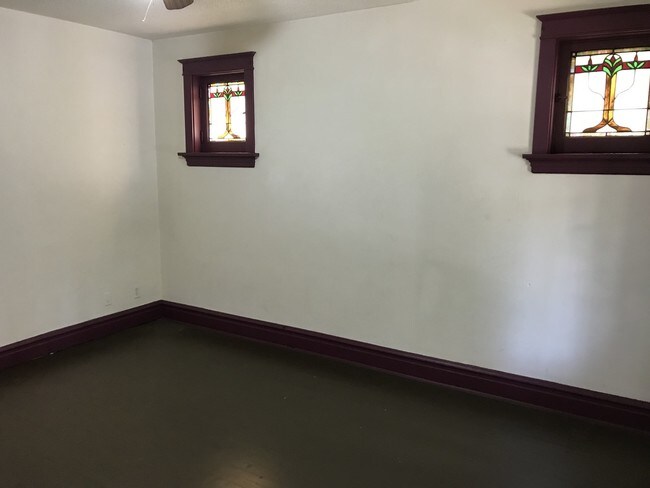 Building Photo - 4257 Ellenwood Avenue, Unit 1st Floor