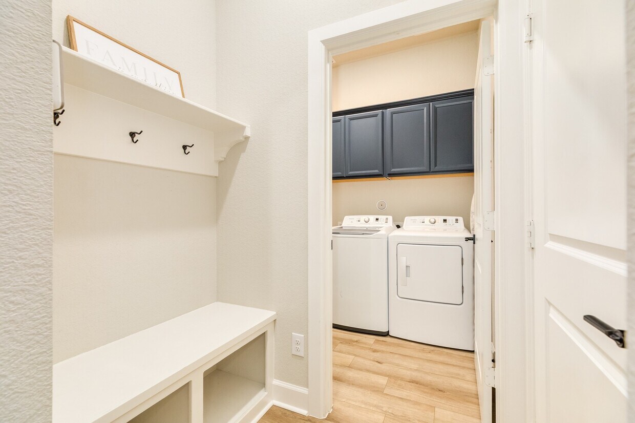 Foto del edificio - 9806 Starry Night Ln