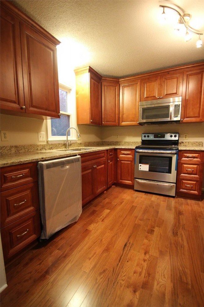 Building Photo - 7027 Chelsea Day Lane