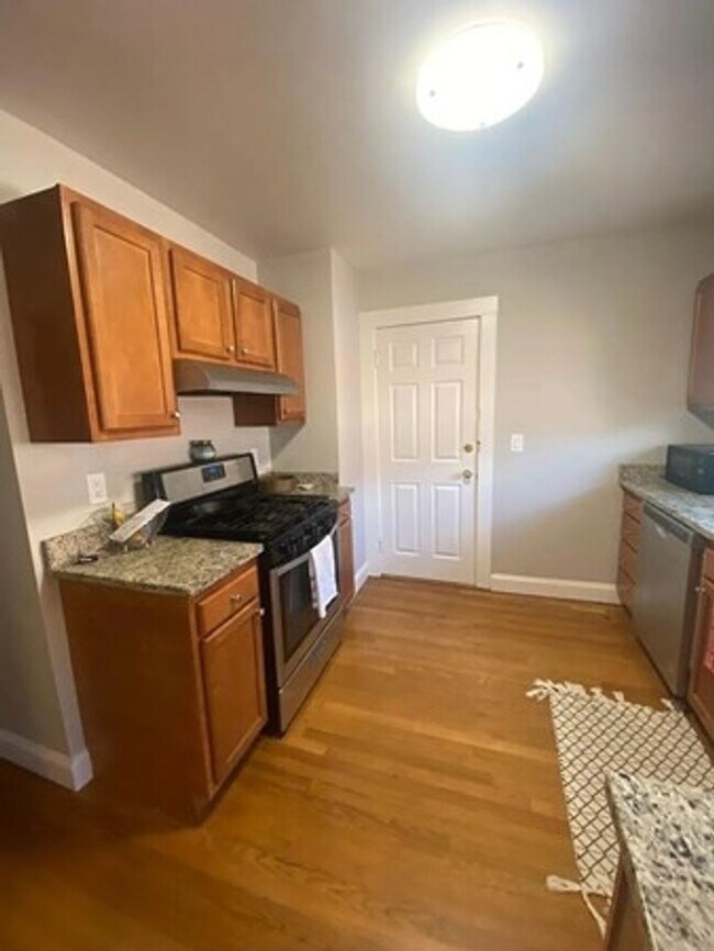 Foto del edificio - Charming 1 Bedroom-No Broker Fee