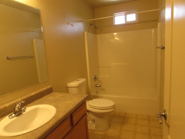 Foto del edificio - 643 Mount Julian Dr