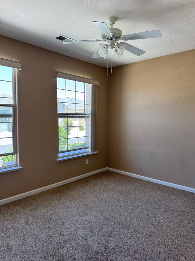 Foto del edificio - Nice Home Located in 55 and Over Community!