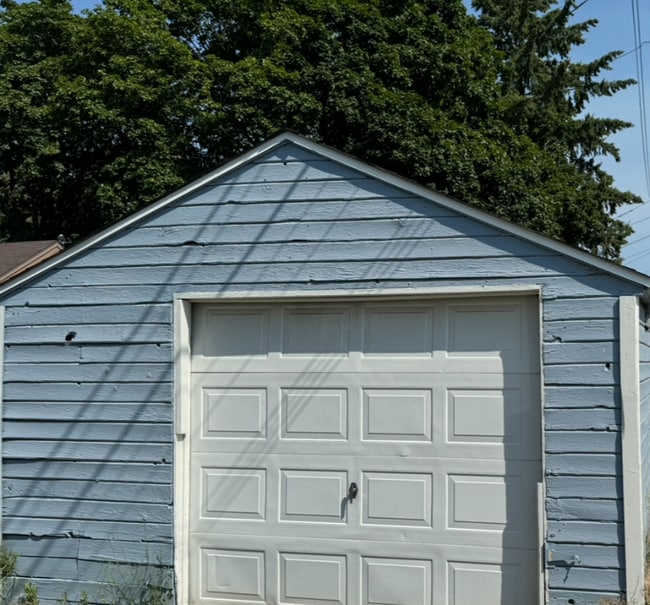 Building Photo - 5108 N Adams St