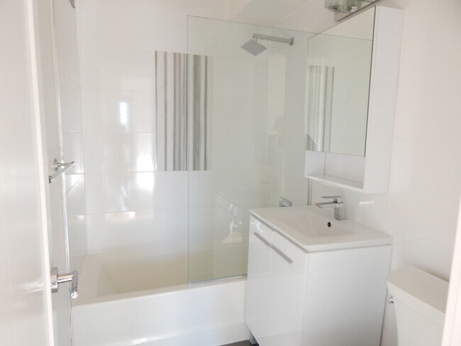 bathroom - 500 Central Ave