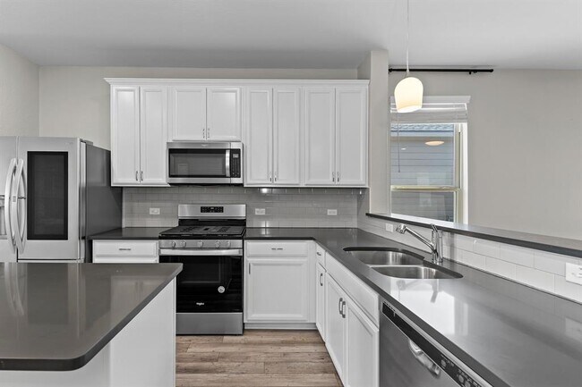 Foto del edificio - 129 Bracken Fern Ln