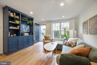 132 E Glebe Rd