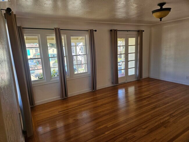 Foto del edificio - 1465 Ohio St