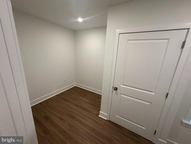 Foto del edificio - 2135 E Somerset St