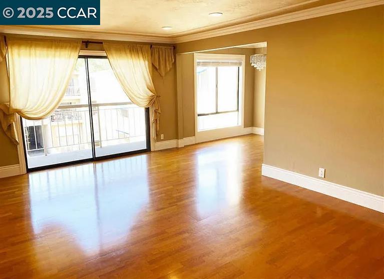 Foto principal - 310 N Civic Dr