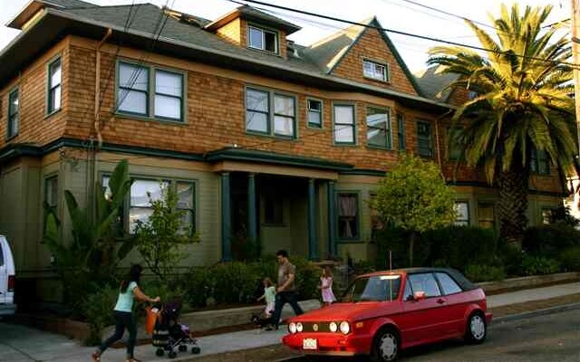 Primary Photo - 2339 Ward St
