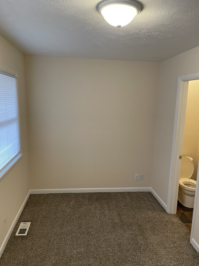 Dormitorio uno - 310 Galvin Rd N