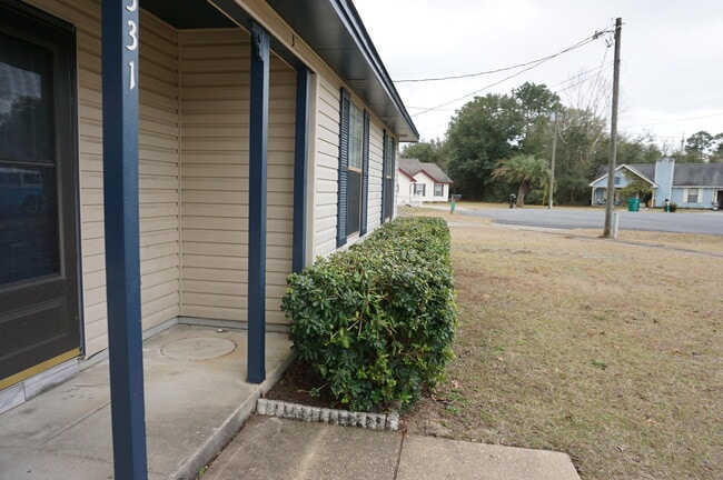 Building Photo - 331 Hudson Dr