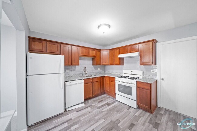 Building Photo - 851 Colony Lake Dr