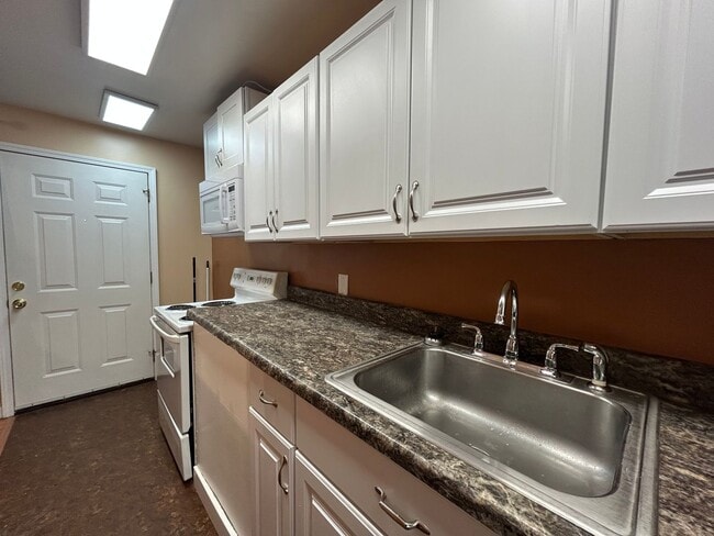 Building Photo - 80243