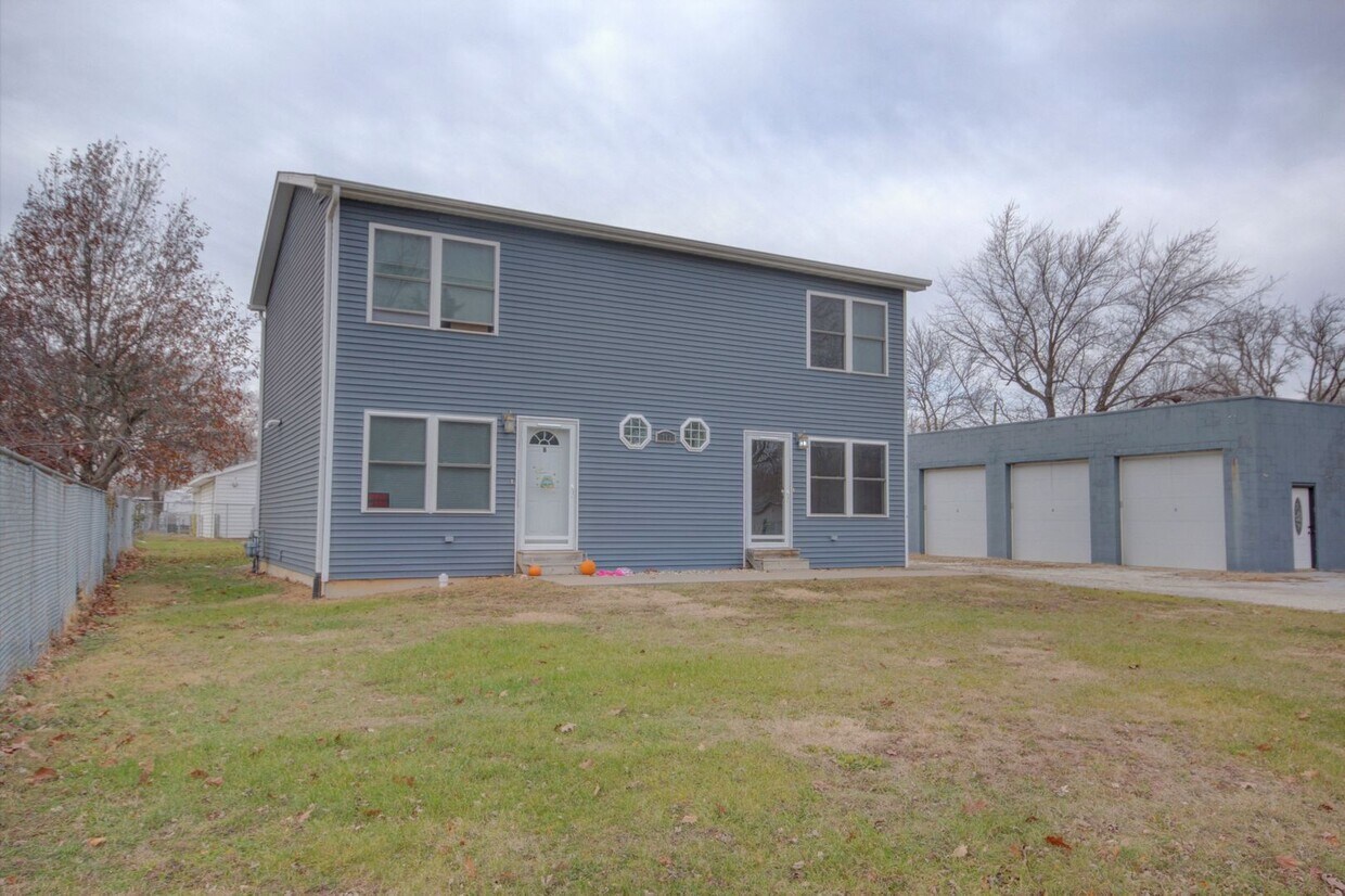 Primary Photo - SL POS713