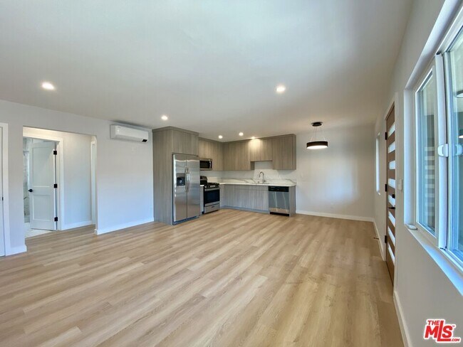 Foto del edificio - 3207 W 3rd St
