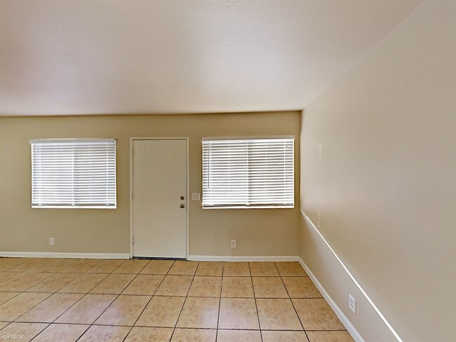 Building Photo - 2 br, 1 bath Apartment - 4964 Auburn Dr Apt 8