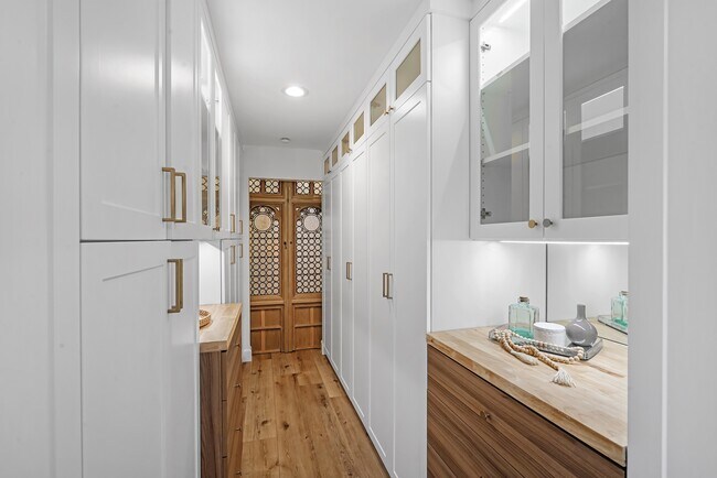 Building Photo - 6026 La Granada