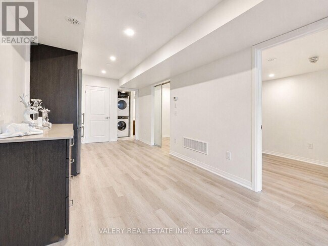 Photo du bâtiment - 183 William Duncan Rd