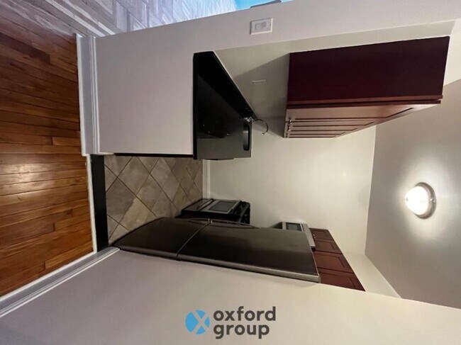 Building Photo - 2 bedroom in NEW YORK NY 10014