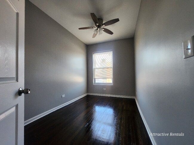 Building Photo - 3658 S Indiana Ave