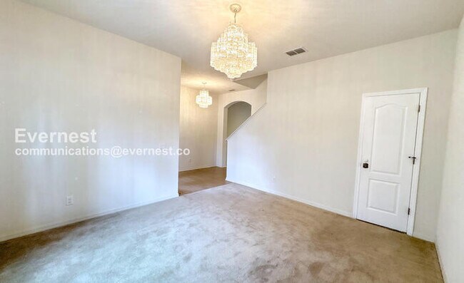 Foto del edificio - SPECIAL PROMOTION / Modern 4-Bedroom Home with Attached Garage / Pet-Friendly / Vouchers Accepted...