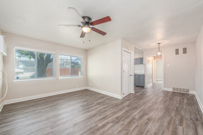 Photo - 3301 Willing Ave House