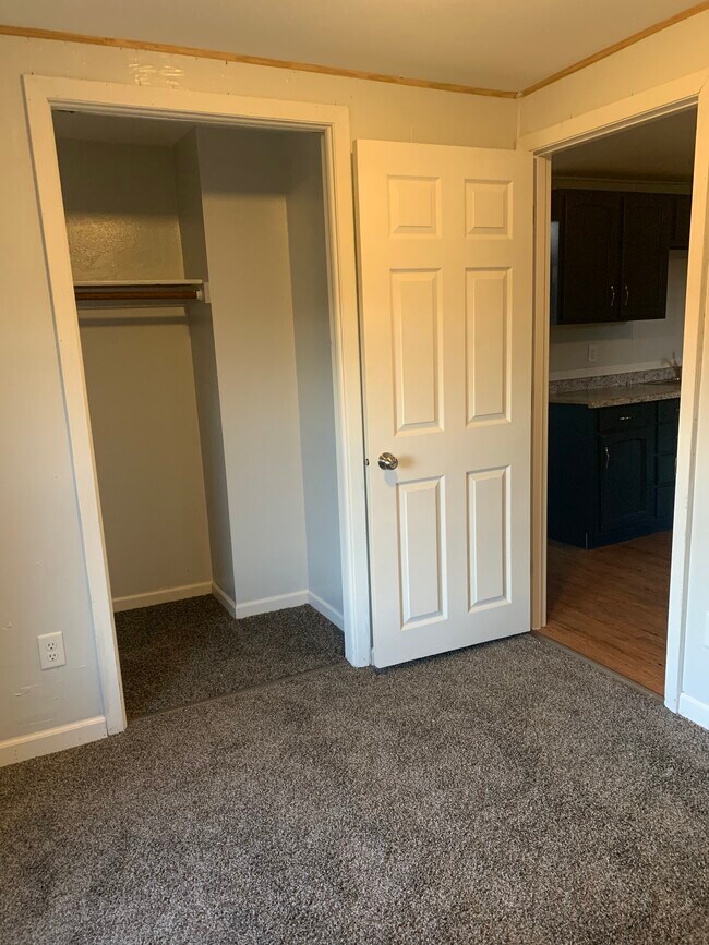 Bedroom - 215 W Caledonia St