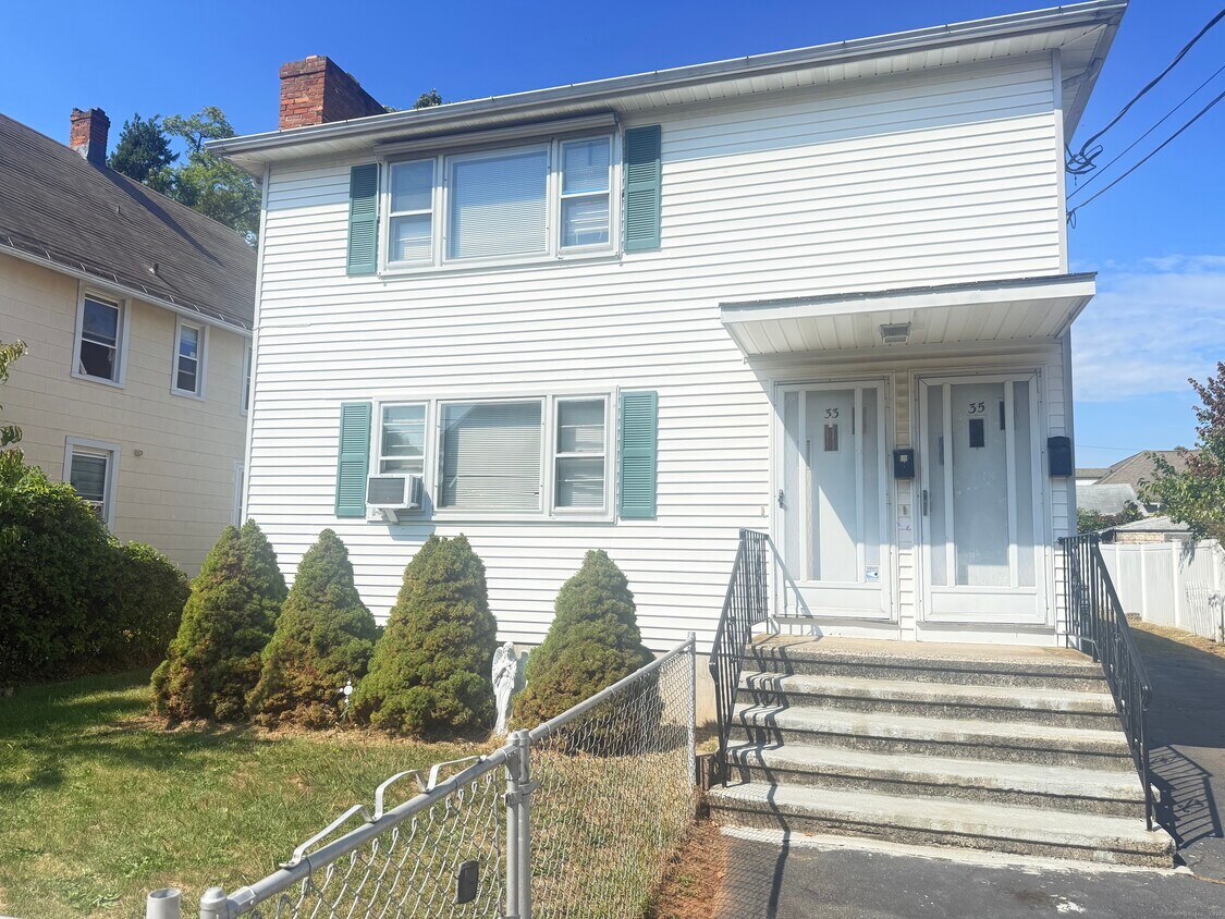 Primary Photo - 33 Jones St