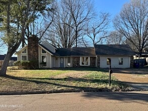 Building Photo - 7141 Oak Forest Dr