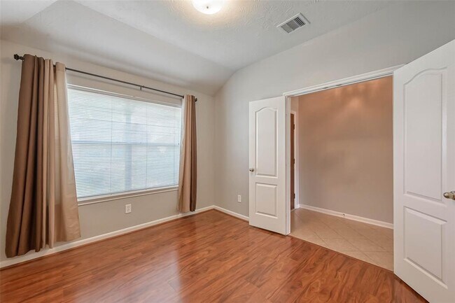 Foto del edificio - 419 Arbor Green Ln