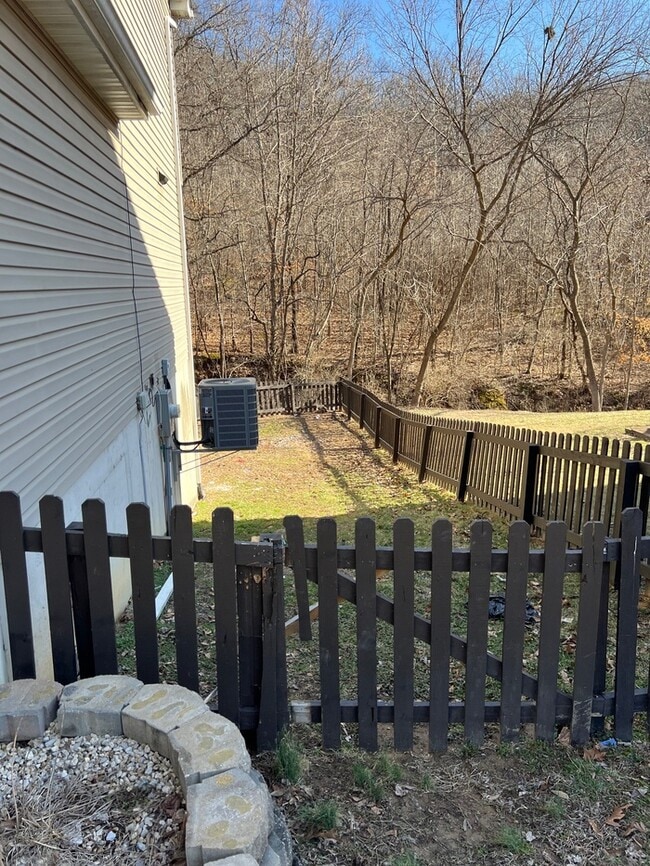 Building Photo - 3836 Country Club Dr