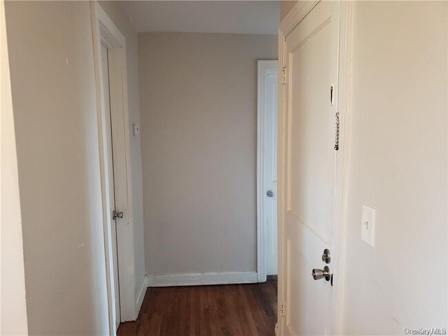 Foto del edificio - 18 Reservoir Rd