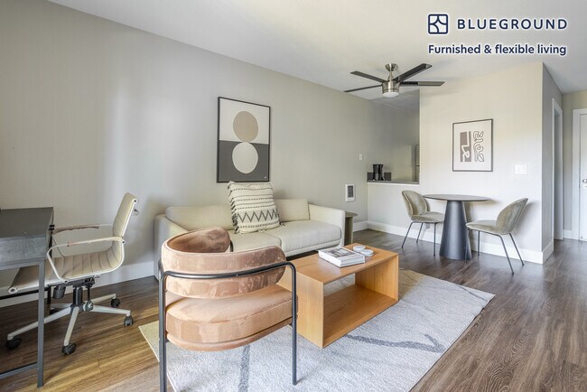 Foto del edificio - 766 Edgewater Blvd