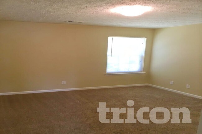 Foto del edificio - 553 Arbor Ridge Dr