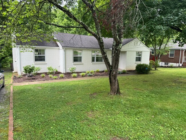 Foto del edificio - Updated 3BR/2BA home in South Nashville!