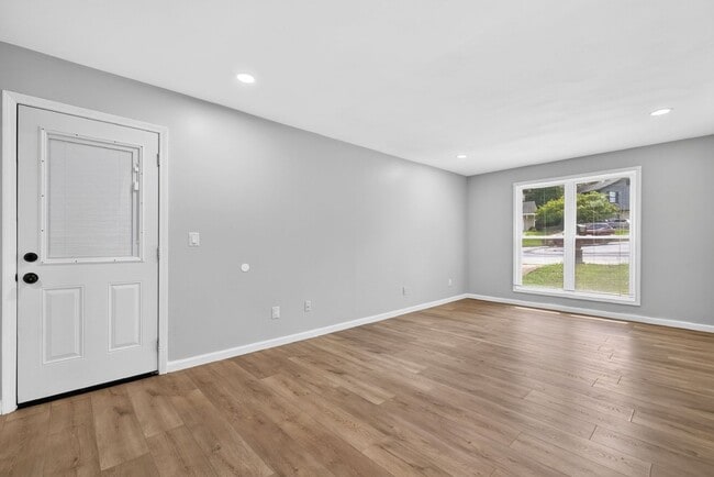 Building Photo - 2136 Sara Ashley Way