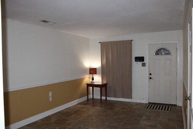 Foto del edificio - 9 Gerard Ct