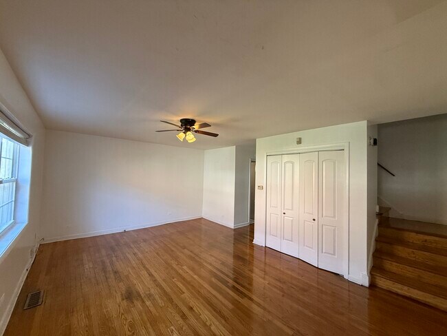 Foto del edificio - 1405 W Touhy Ave