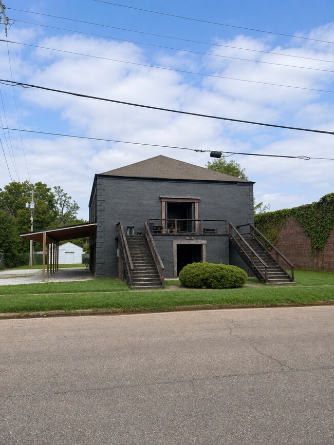 Building Photo - 110 S 21st St