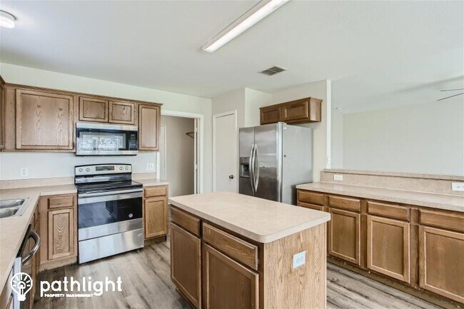 Building Photo - 701 Nancy Dr, Royse City, TX, 75189