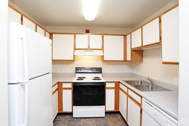 Kitchen - Lynnwood Estates