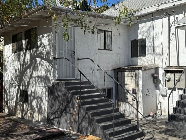 Building Photo - 1123 N Commerce St