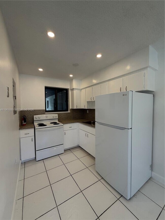 Foto del edificio - 17150 NE 23rd Ave