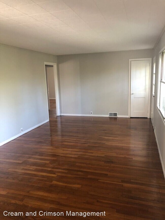 Building Photo - 2 br, 1 bath House - 3942 W Stoutes Creek
