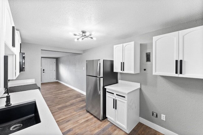 Building Photo - 1100 Rosemary St